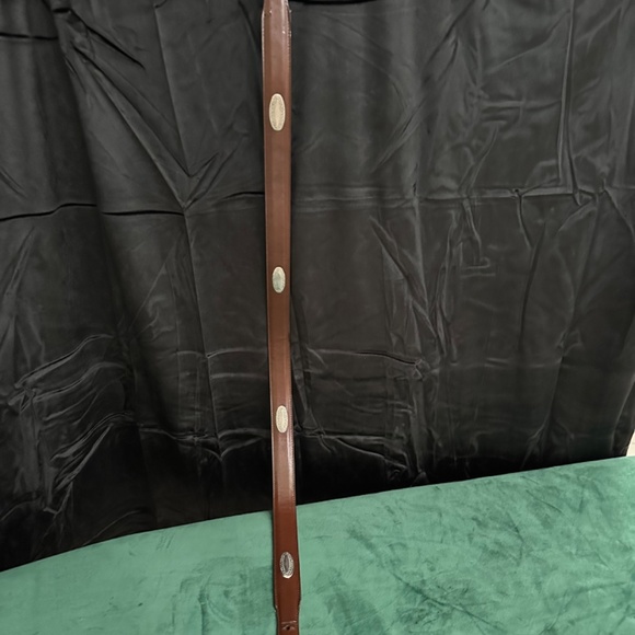 Brown leather tapered belt with silver buckle. (33) - Picture 2 of 6